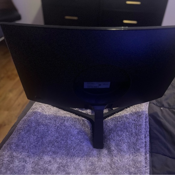 New Samsung 144hz curved monitor - Picture 2 of 2